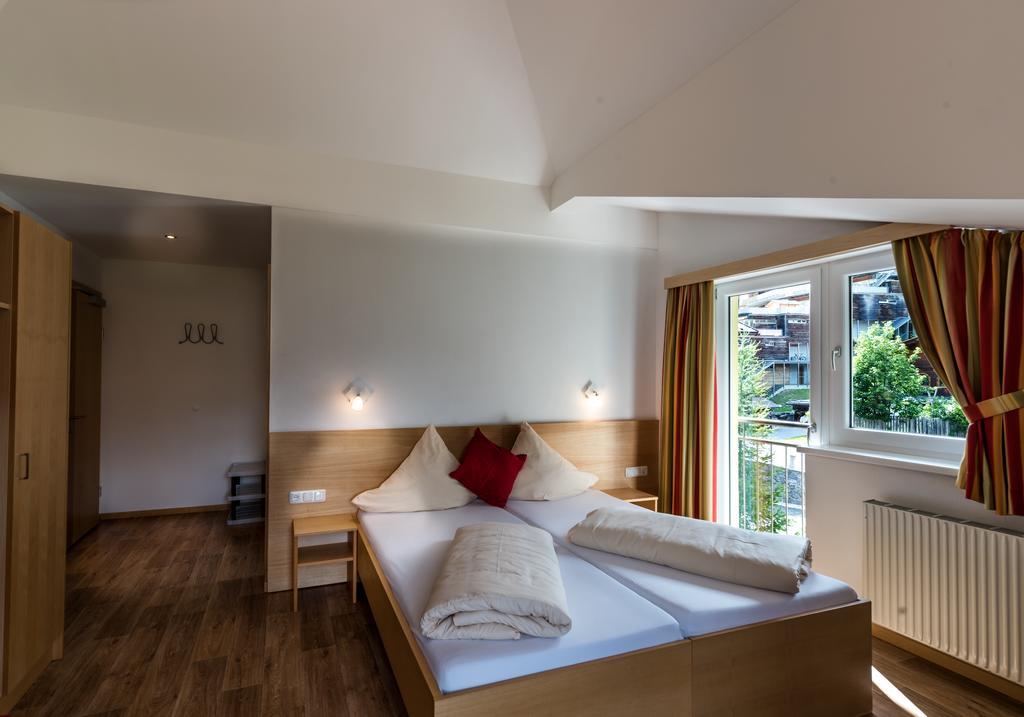 "Quality Hosts Arlberg" Hotel-Gasthof Freisleben Sankt Anton am Arlberg Bagian luar foto