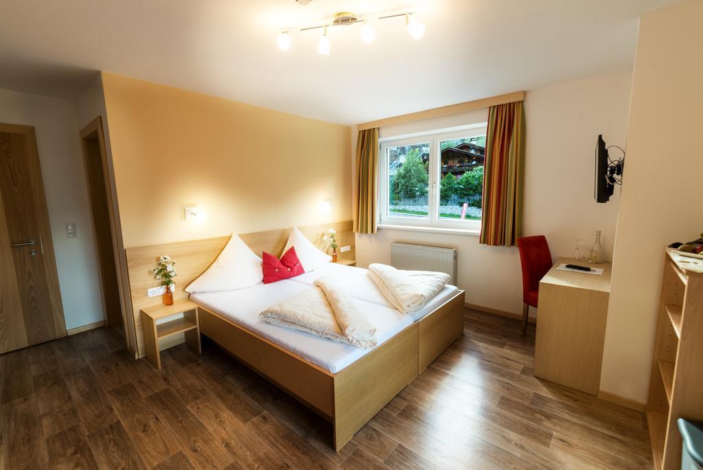 "Quality Hosts Arlberg" Hotel-Gasthof Freisleben Sankt Anton am Arlberg Bagian luar foto