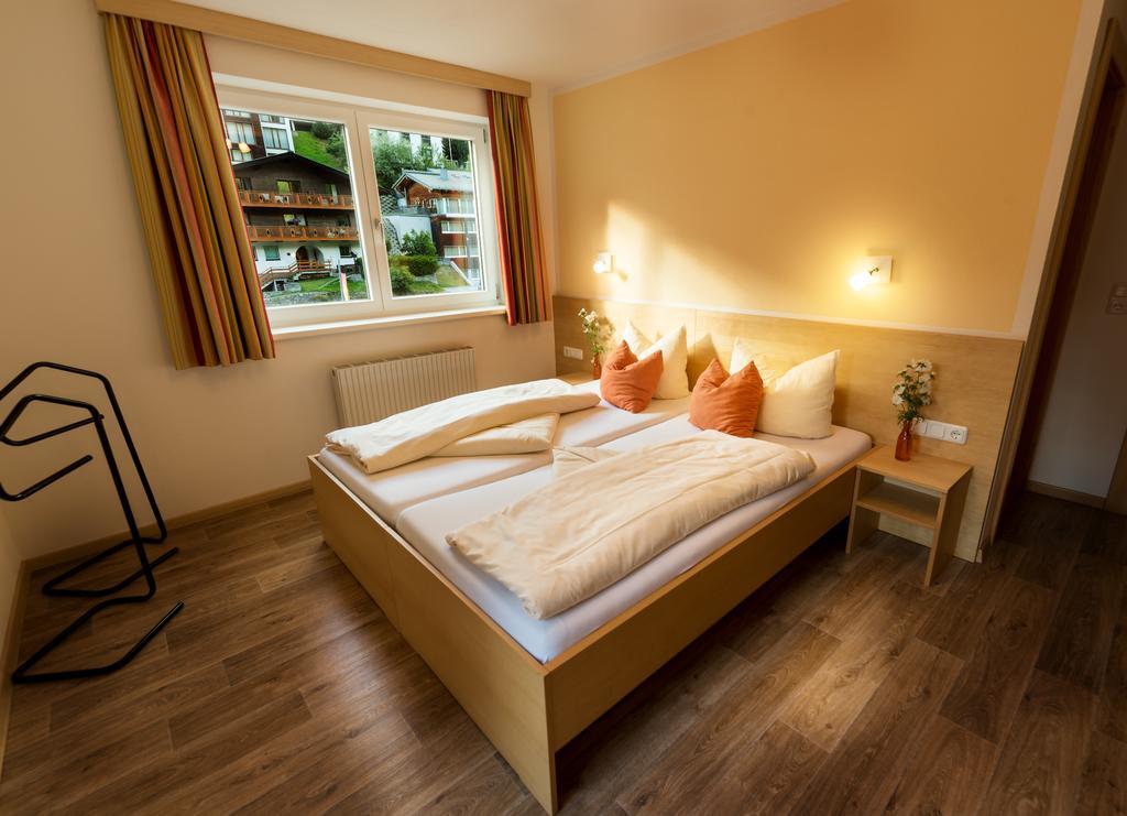 "Quality Hosts Arlberg" Hotel-Gasthof Freisleben Sankt Anton am Arlberg Bagian luar foto